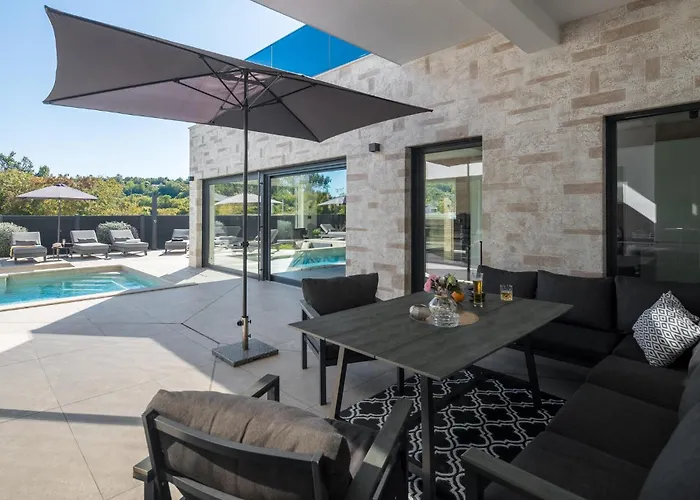 In With Sauna 라빈