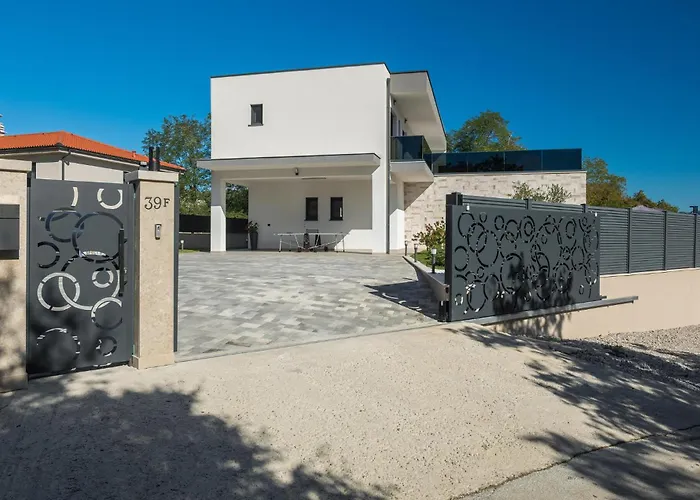 펜션 In With Sauna *