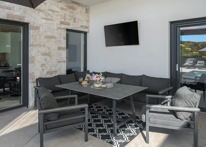 펜션 In With Sauna 라빈