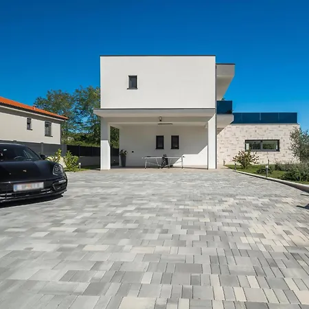 Luxurious In With Sauna Labin (Istria)